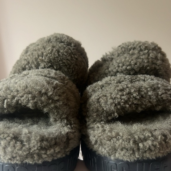 Green UGG slippers - Picture 4 of 6